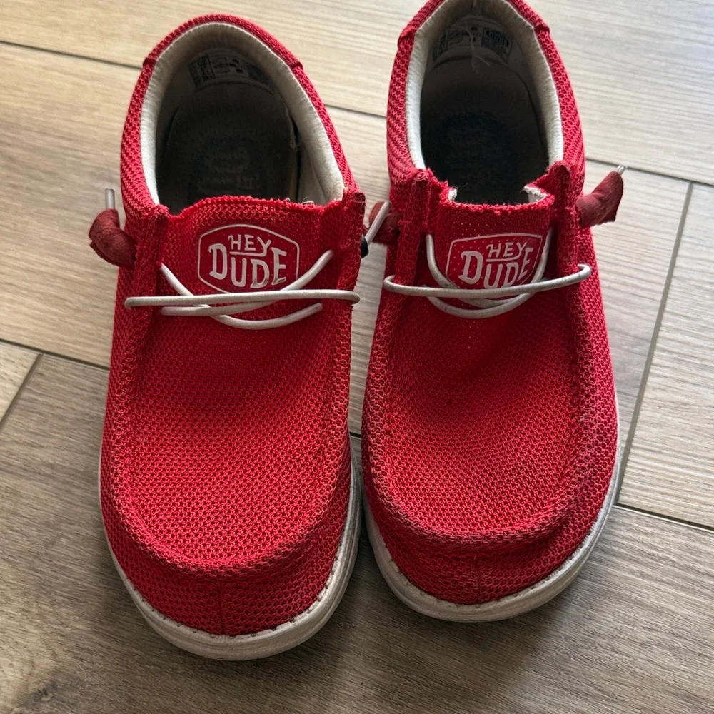 Hey Dude Men’s Wally Sox  in Bright Red (Flame) - Picture 2 of 7